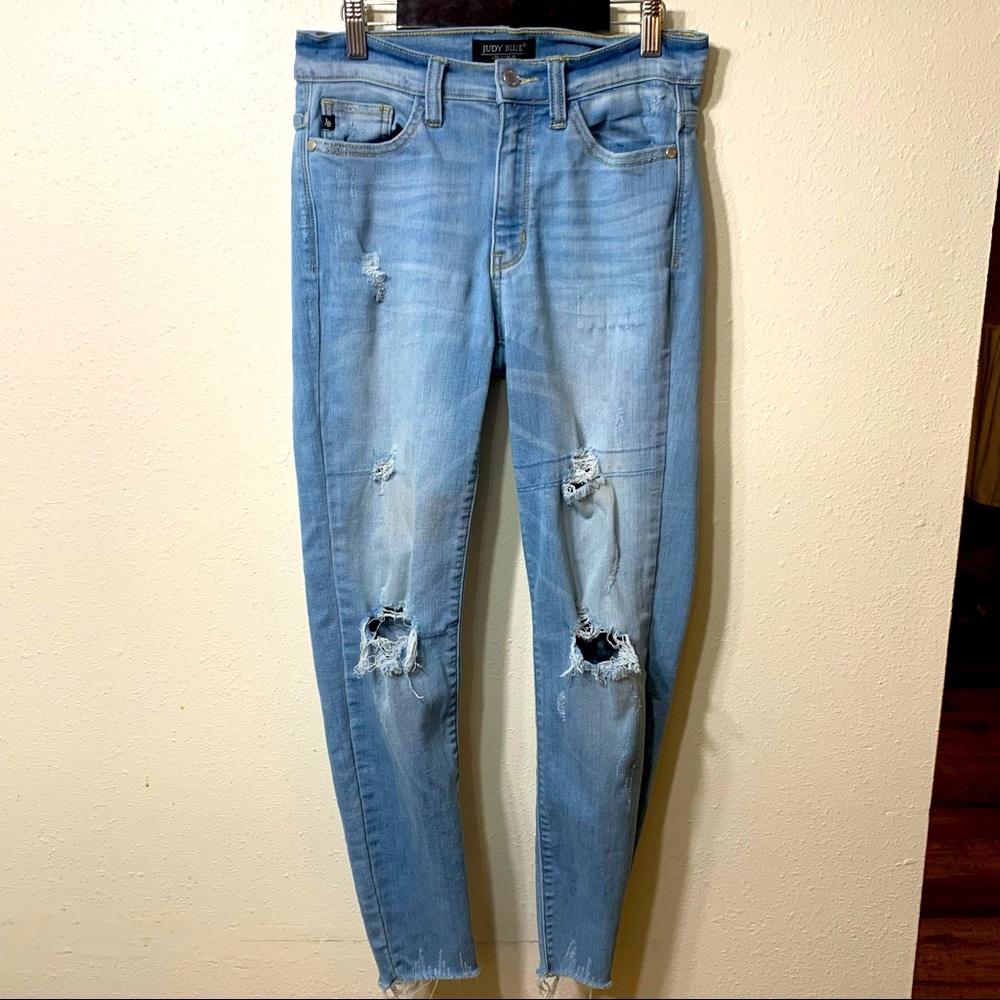 Judy Blue Mid-Rise Distressed Skinny Jeans Light Wash Size 1/25 Raw Hem